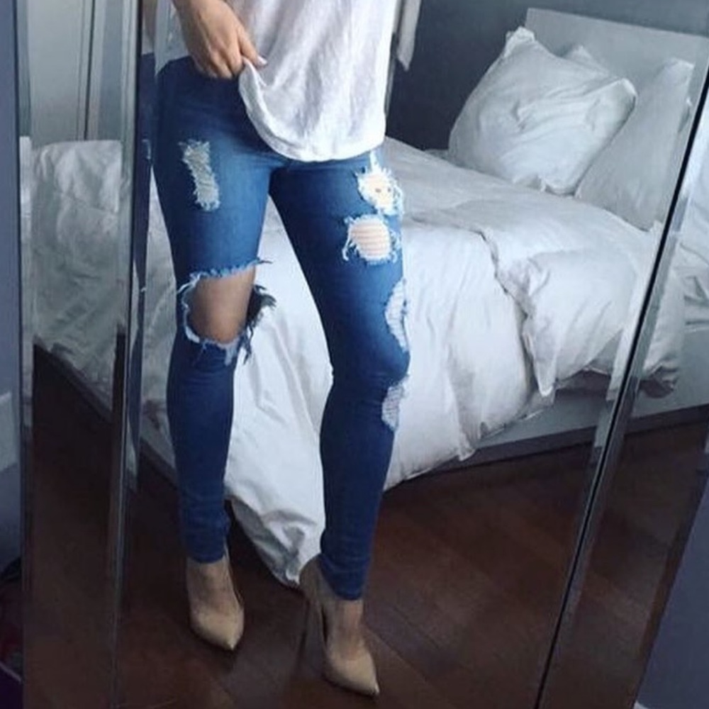 Vibrant Miu Distressed Jeans (FashionNova)